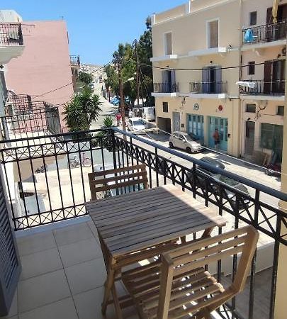 Nicol'S Apartment แอร์มูโปลี ภายนอก รูปภาพ
