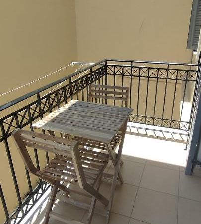 Nicol'S Apartment แอร์มูโปลี ภายนอก รูปภาพ