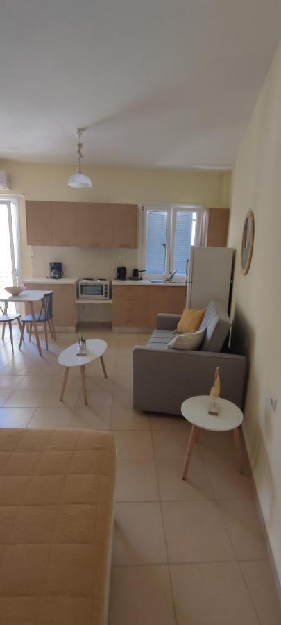 Nicol'S Apartment แอร์มูโปลี ภายนอก รูปภาพ