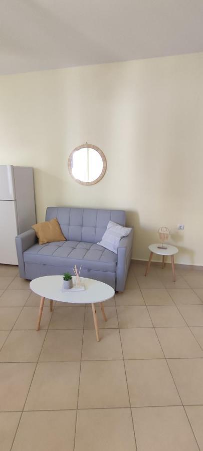 Nicol'S Apartment แอร์มูโปลี ภายนอก รูปภาพ