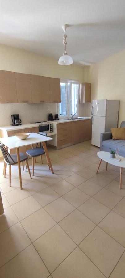 Nicol'S Apartment แอร์มูโปลี ภายนอก รูปภาพ