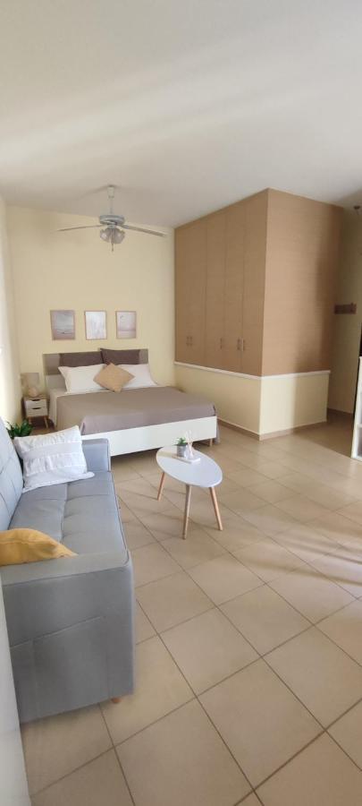 Nicol'S Apartment แอร์มูโปลี ภายนอก รูปภาพ