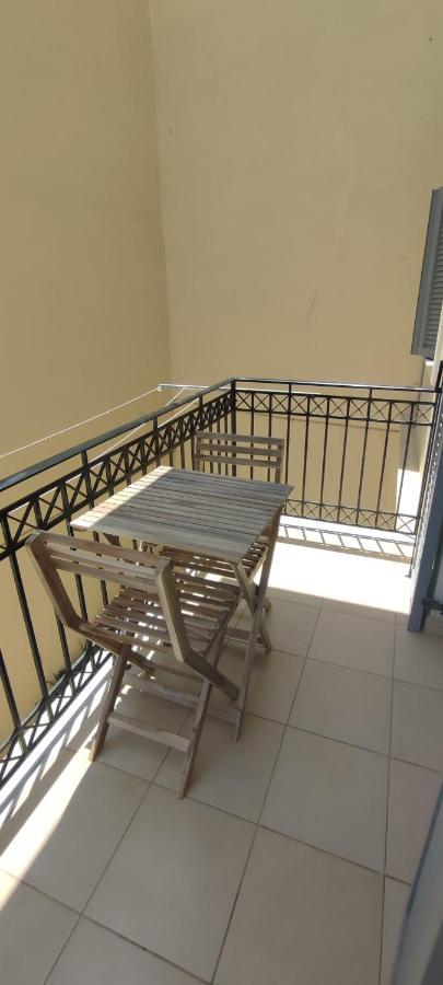 Nicol'S Apartment แอร์มูโปลี ภายนอก รูปภาพ